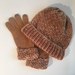 Caramel Colored Winter Set of Gloves and Hat!